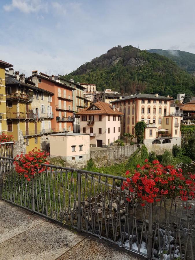 Ferienwohnung Residenza La Roggia Varallo Exterior foto