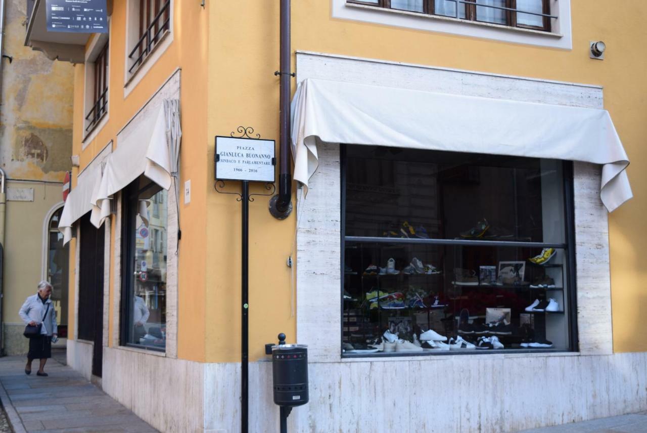 Ferienwohnung Residenza La Roggia Varallo Exterior foto