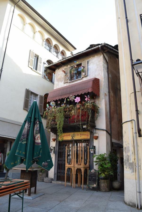 Ferienwohnung Residenza La Roggia Varallo Exterior foto